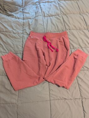 Figs Jogger Scrub Bottoms Size M In Pink